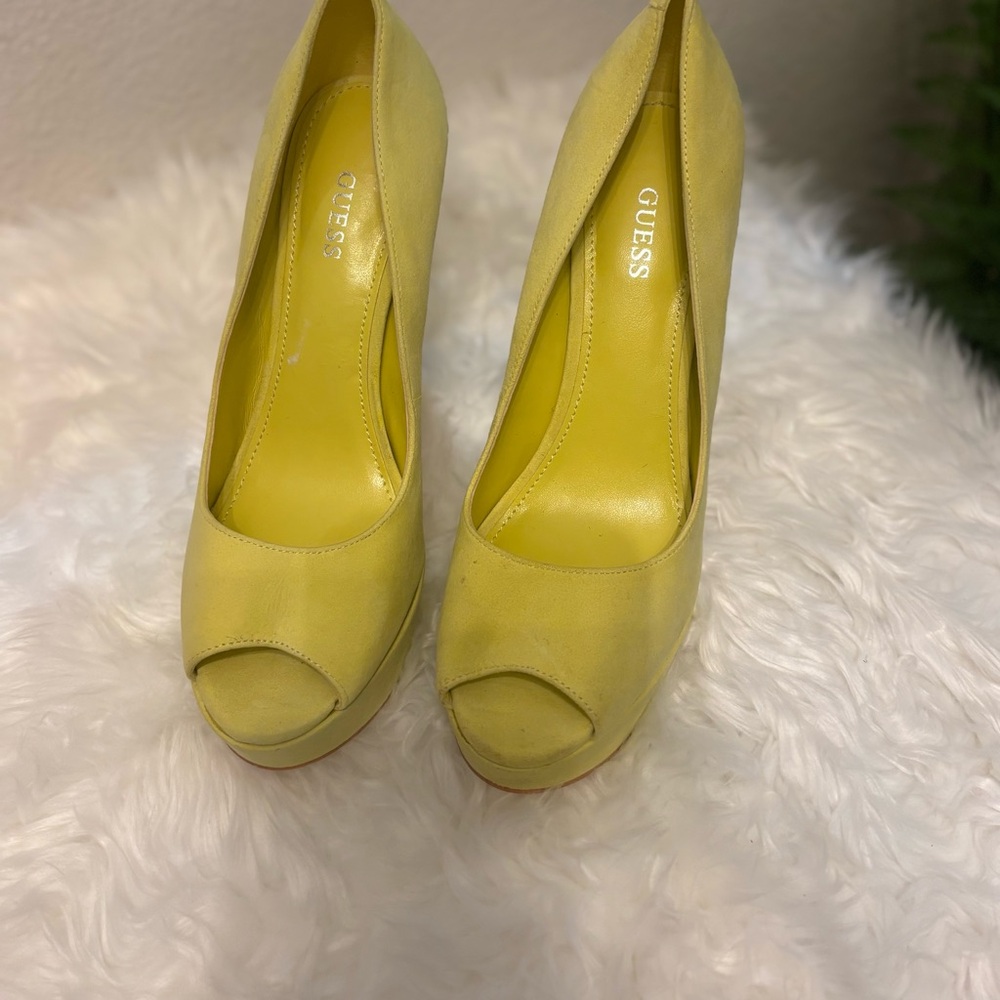 GUESS Women's Yellow Peep Toe Heels